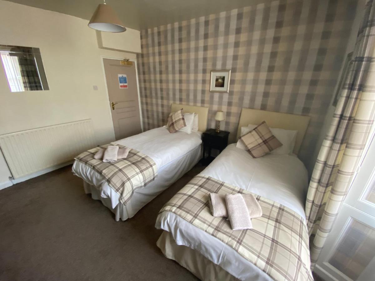 The Queens St Bees Bagian luar foto