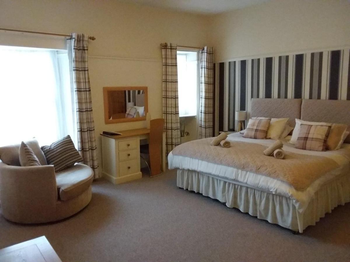 The Queens St Bees Bagian luar foto